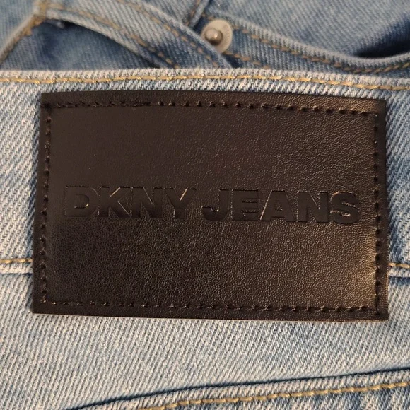 DKNY High-Rise Classic Straight-Leg Raw-Hem Jeans. Size 14/32 - Picture 5 of 11